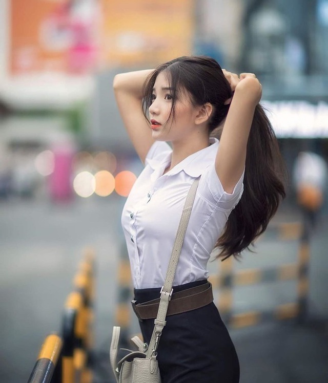 ออกจากชุดนักเรียนสาวไทยสุดฮอต เซ็กซี่ เร่าร้อน